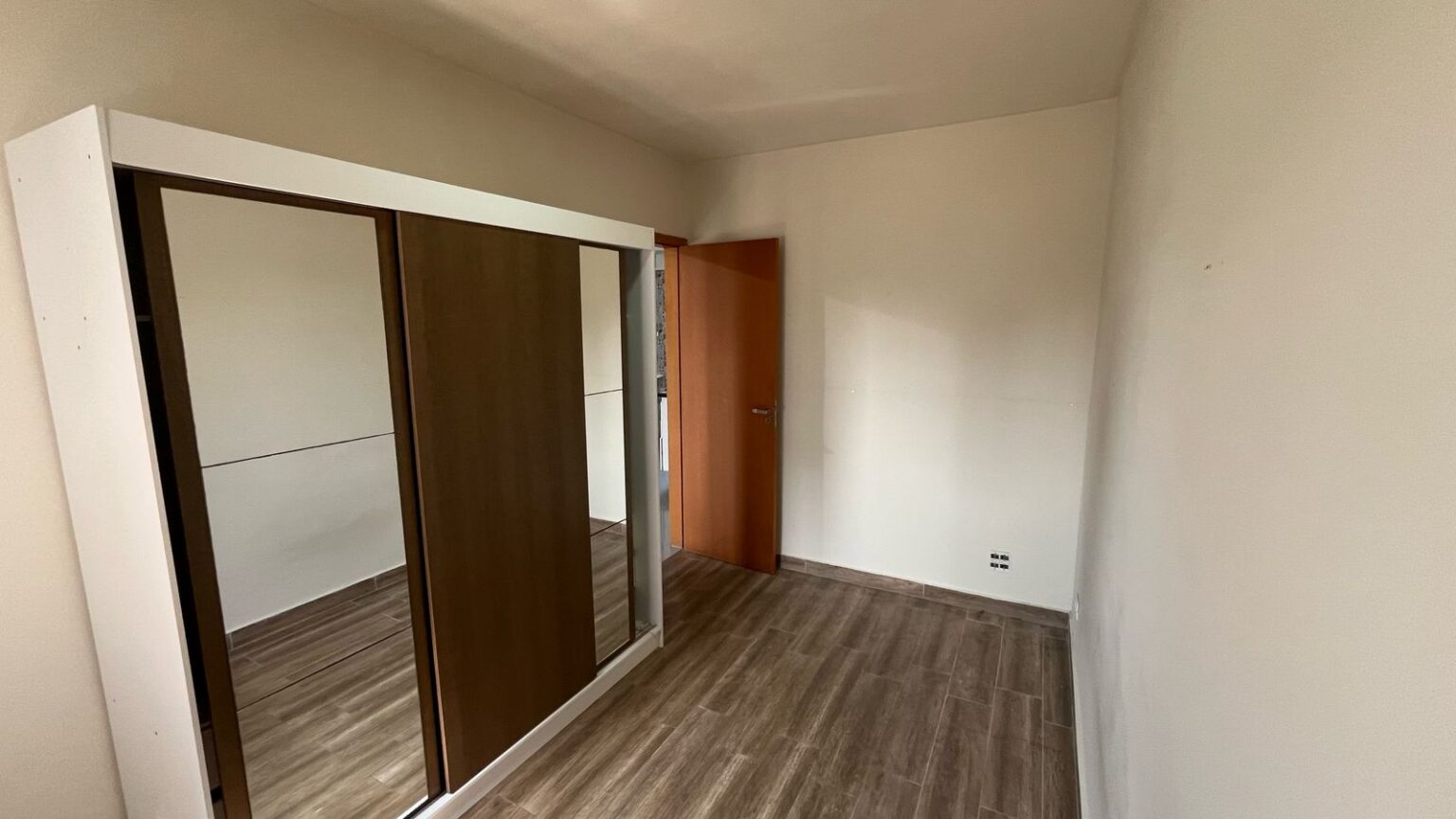 b7f13030-252a-4f28-871f-0b3d61e89ac0