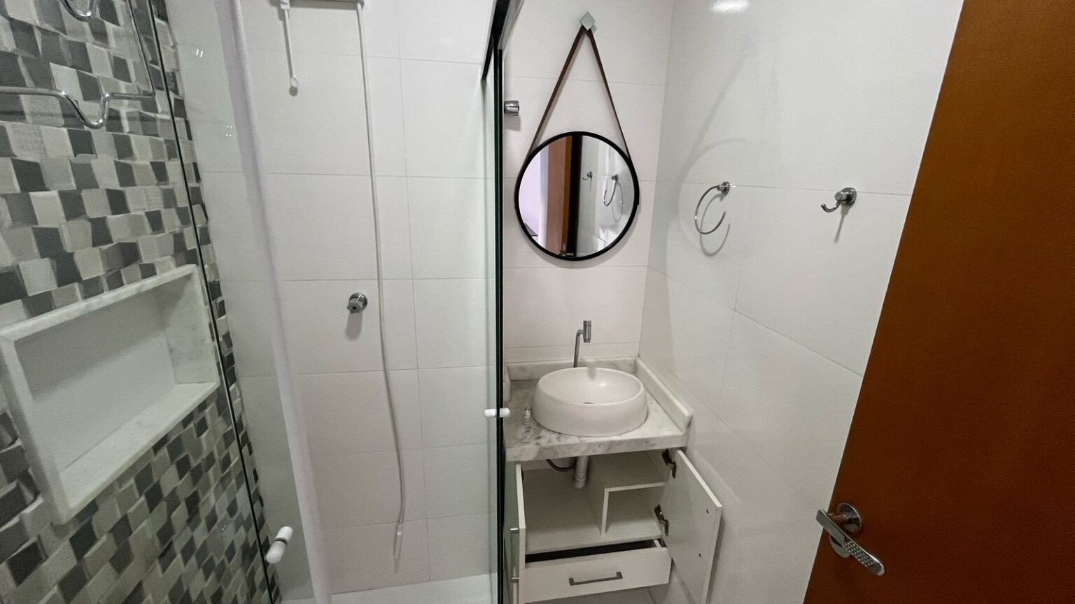 bca9551b-747d-4093-a7f0-cf44bf27acfb